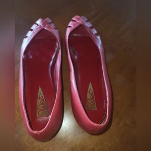 Nine West VINTAGE Red Flats WITH A SLIGHT HEEL.